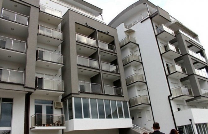 Stanovi za 34 prosvjetna radnika u Herceg Novom, do kraja godine stanovi u Danilovgradu i Podgorici