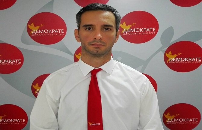 Demokrate optužile DPS da bi okretale brata na brata