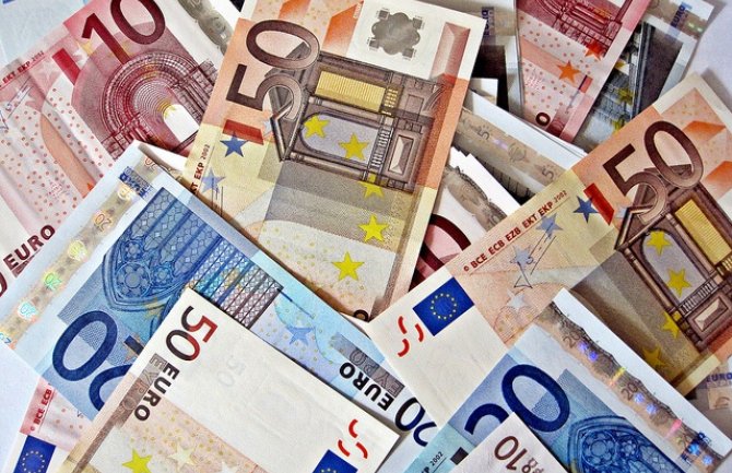 Oprezno: Najviše falsifikovanih novčanica od 20, 50 i 100 eura