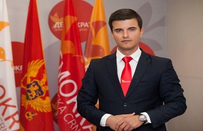 Šaranović poručio Pejoviću da podnese ostavku ako ima i zrno časti