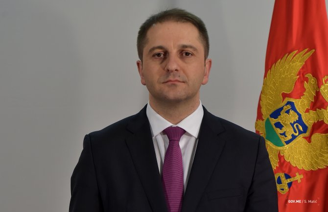 Šehović: Prosvjetarima od naredne godine veće plate