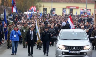 10 hiljada ljudi u Koloni sjećanja na žrtve Vukovara, Kolinda u 