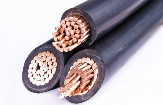 Ukradeno 100 metara bakarnog kabla, Stari aerodrom bez telefonskog signala i interneta