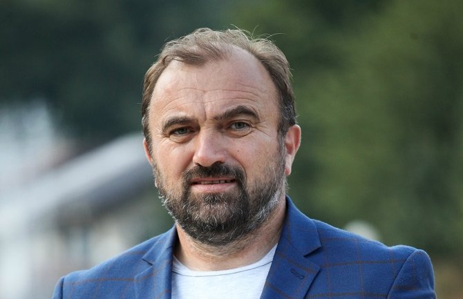 Narodu se više ne gusla, dosadila ista pjesma poslednjih 20 i više godina