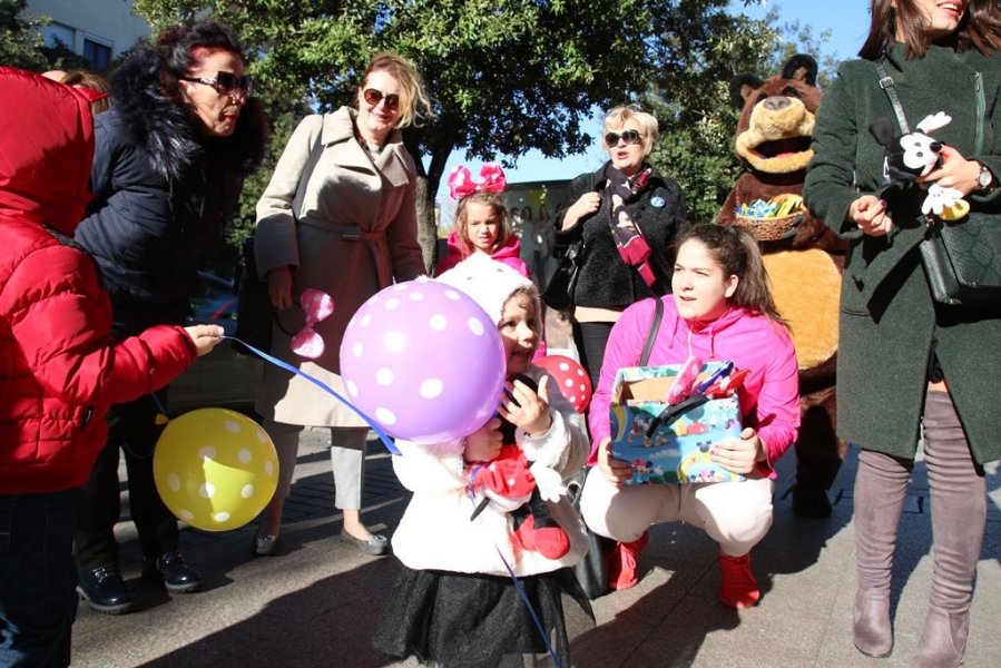 2379989317594124774650883337322890245608241o