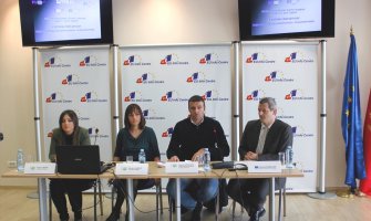 Niske zarade i pritisci ka senzacionalizmu najveći problemi novinara u CG