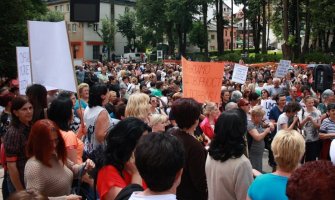 Majke iz Bijelog Polja sjutra u PG, traže da im se vrati 77 eura sa biroa