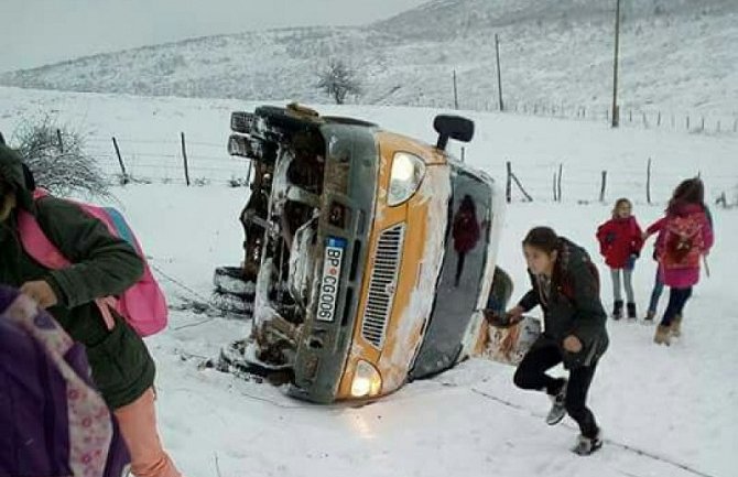 Dok ne poprave kombi, roditelji će prevoziti djecu