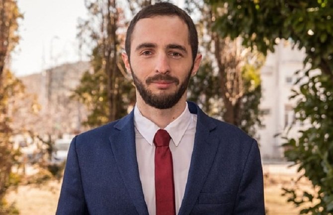 Šućur: Sjevernokorejska nikšićka vlast odlučila da bespravno ostavi porodice bez krova nad glavom