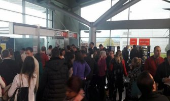 Kašnjena na crnogorskim, zbog stanja na drugim aerodromima