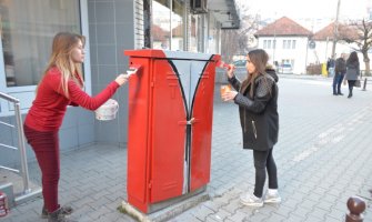 Studenti uljepšavaju Bijelo Polje: Kutije za struju kao knjige