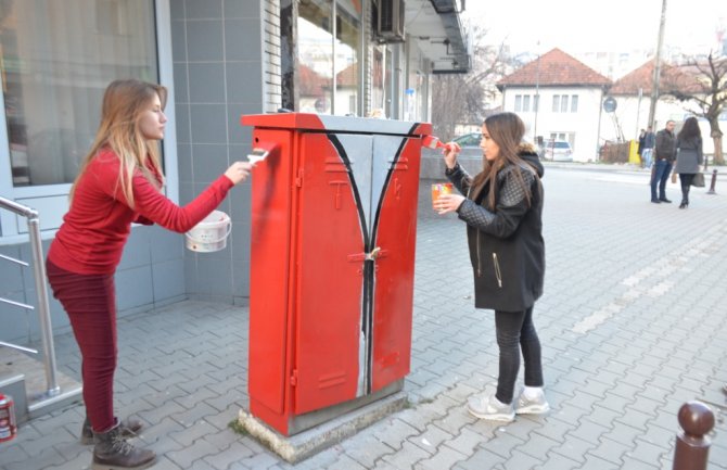 Studenti uljepšavaju Bijelo Polje: Kutije za struju kao knjige