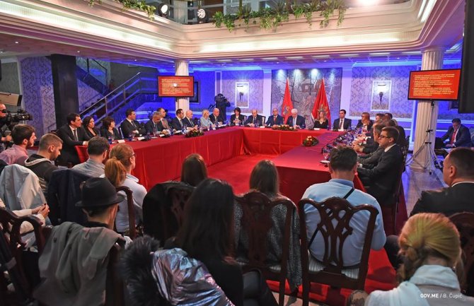 Vlada: Uspješna realizacija programskih ciljeva u svim resorima