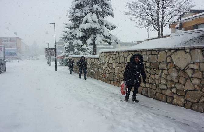 Žabljak pod snijegom: Palo 20 centimetara 