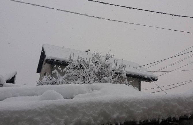 Obijelio sjever: Na Žabljaku 49 centimetara snijega, otežan saobraćaj na pojedinim dionicama edit