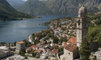 DPS Kotor: Kotorska vlast ne rješava pitanje šest porodica iz Risna koji su prije godinu dana izgubili domove u požaru