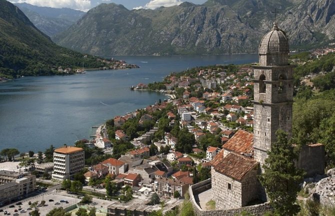 DPS Kotor: Kotorska vlast ne rješava pitanje šest porodica iz Risna koji su prije godinu dana izgubili domove u požaru