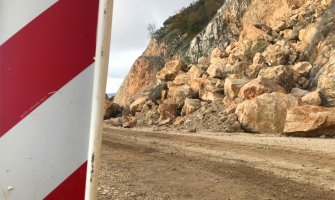 Obustava saobraćaja prema Budvi mogla bi potrajati do vikenda?