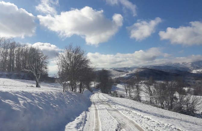 Danas bez padavina, vozačima se savjetuje oprez zbog poledice