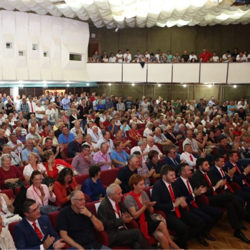 tribinadomvojskeslika1