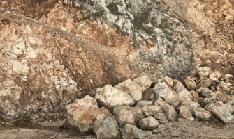 Otežana sanacija puta Cetinje - Budva zbog jake kiše i magle