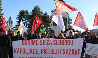 URA, Demokrate i SDP: Da imate imalo stida, zavukli bi se u mišje rupe