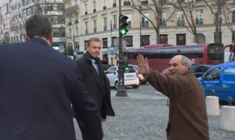 Srbin blokirao saobraćaj u Parizu da bi pozdravio Vučića