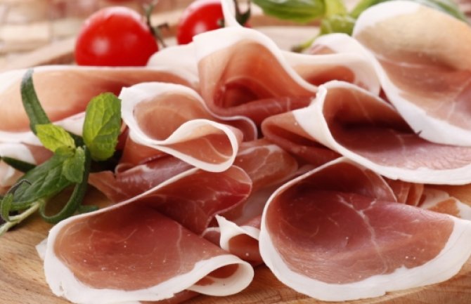 Zadar: Dobila otkaz jer je pojela dva parčeta pršute