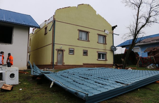 I Cazin proglašava stanje prirodne nesreće, obustavljena nastava na Univerzitetu u Banjaluci