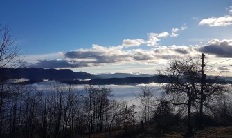 Tokom noći kiša i snijeg 