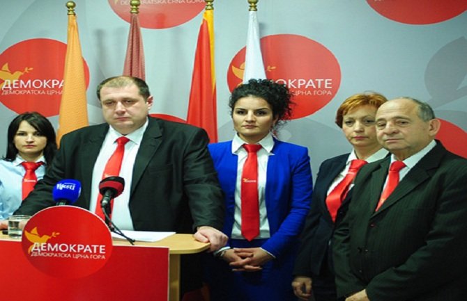 Demokrate DPS-u: Zakažite press konferenciju