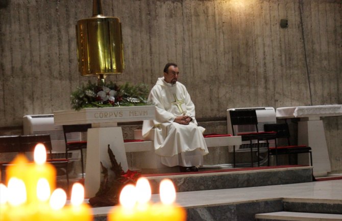 Ganc: Isus rodio, kako bi ljudi imali puno ljubavi među sobom