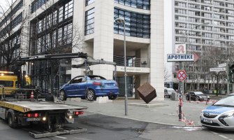 Muškarac autom uletio u sjedište SPD-a u centru Berlina (FOTO)