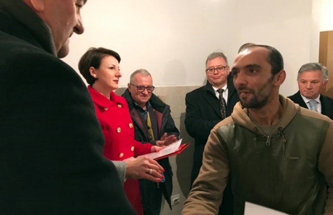 Novi krov nad glavom kao novogodišnji poklon za deset porodica