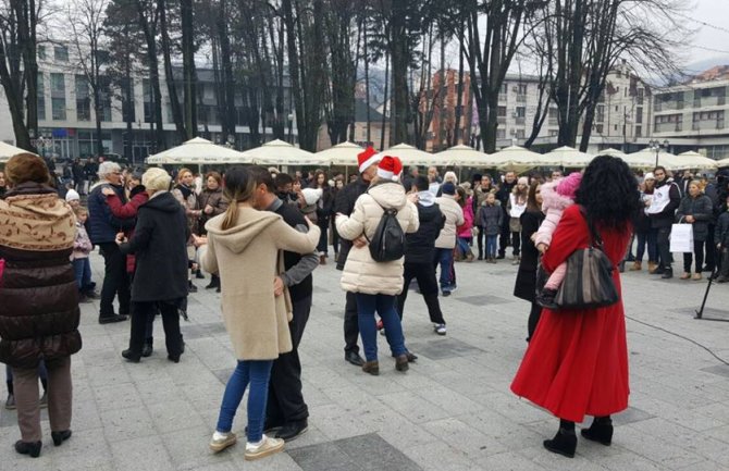 Bjelopoljci uživaju u pjesmi, igri i domaćoj zdravoj hrani