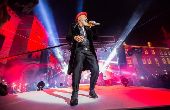 Čarobna noć u Dubrovniku uz spektakl Dine Merlina