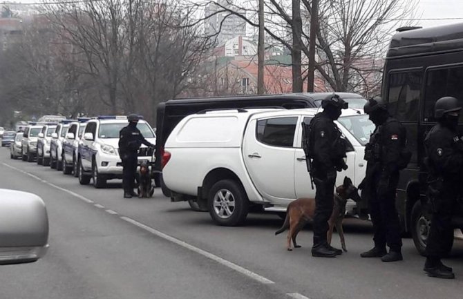 Beograd: Završena opsada, specijalci uhapsili naoružanog muškarca