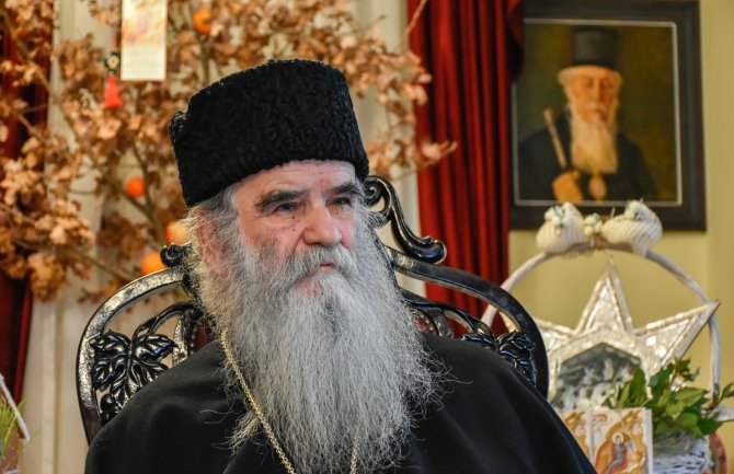 Amfilohije: CG boluje od brozomore; Političari da rade na pomirenju; Na Kosovu se živi od droge