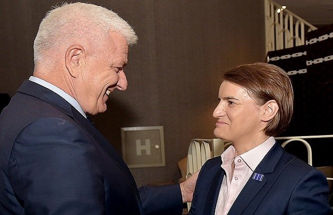 Marković osudio izjavu Amfilohija: Pokušava da oživi retrogradna vremena