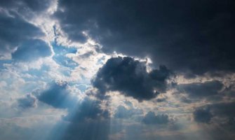 Promjenljivo oblačno, ponegdje padavine