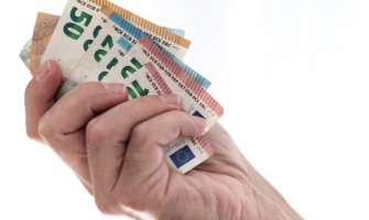 Funkcioneri DPS-a izdvajaju tri, SNP-a četiri odsto za članarinu