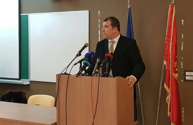 Krapović: Organizatori da ne prijete, Budva želi Sea Dance 