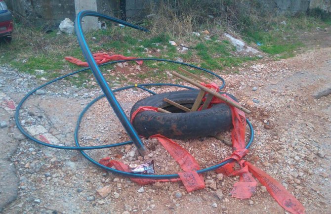 Na Kakaritskoj “stao” vodovod (FOTO)