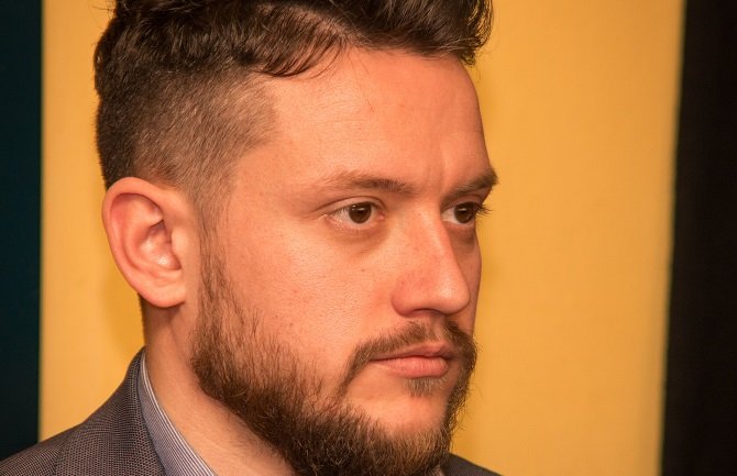 URA: Dok preživljavanje postaje luksuz, Hrapović se razbacuje našim milionima