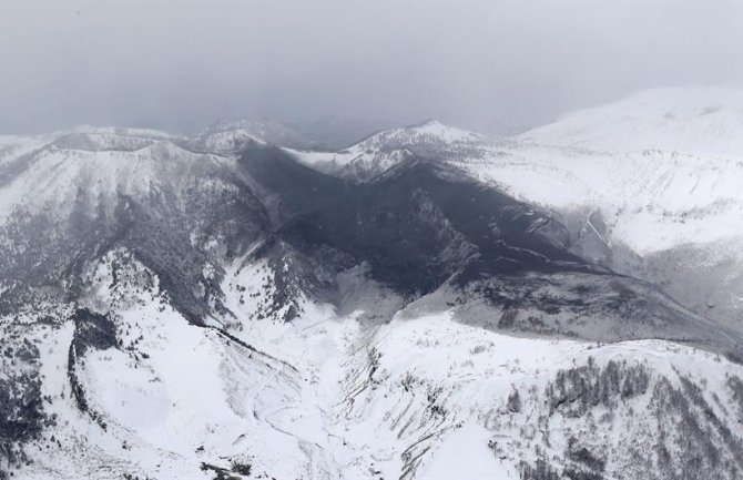 Vulkanska erupcija izazvala lavinu, vojnik stradao, 15 povrijeđenih