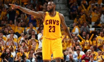 Lebron Džejms, najmlađi košarkaš sa 30 000 poena u NBA ligi (VIDEO)