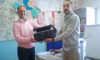 Liberali donirali OŠ u Bijelom Polju: Mladi sjevera zaslužuju jednake šanse