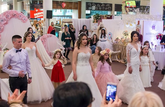 Veliko interesovanje mladenaca na sajmu vjenčanja