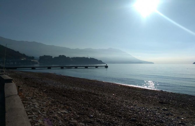 Danas pretežno sunčano, tokom noći moguće padavine