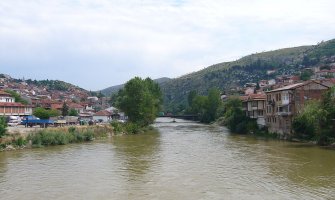 Zbog ljubavi skočila u Vardar, nakon što su je spasili otac je išamarao (VIDEO)